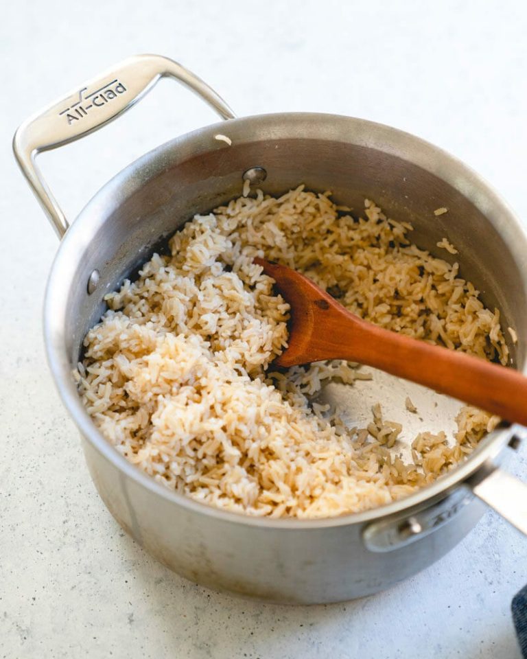 How to Cook Brown Rice to Preserve Its Health Benefits