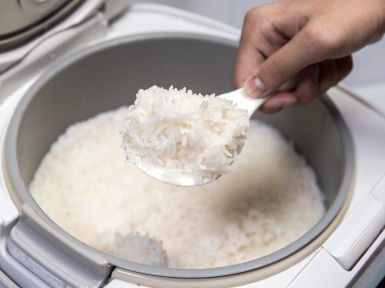 4 Essential Rice Cooker Accessories