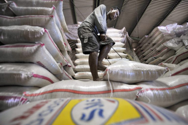 Long Lines for Subsidized Rice Highlights the Struggle of Indonesia’s Less Fortunate Communities
